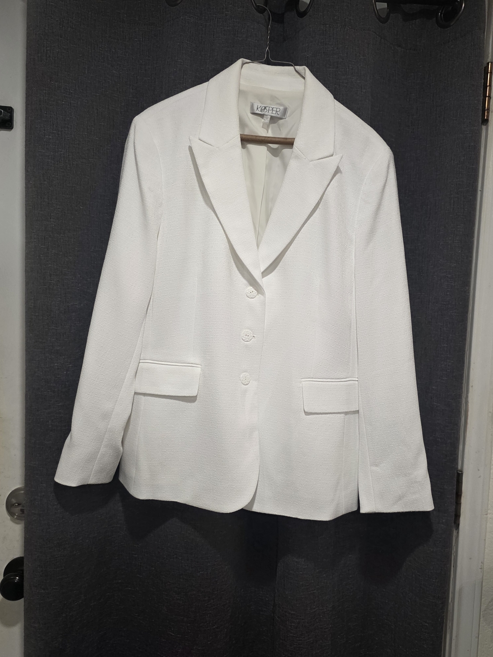 Kasper Women's White Tailored Blazer - Picture 2 of 7